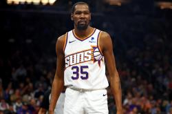 开云体育入口-勇士主场惜败雷霆，杜兰特表现出色