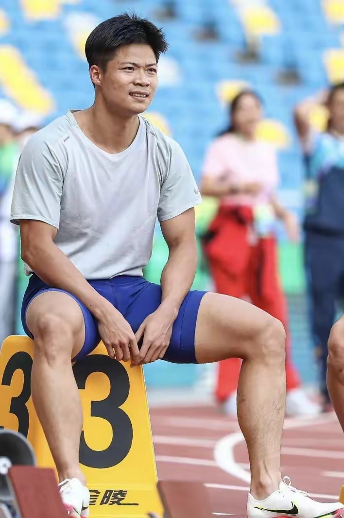 关于东京体操赛场绽放光芒运动员表现抢眼的信息