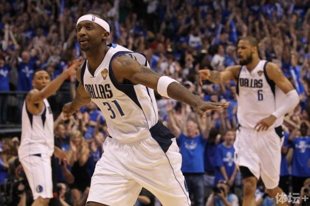 骑士击溃公牛，实力碾压