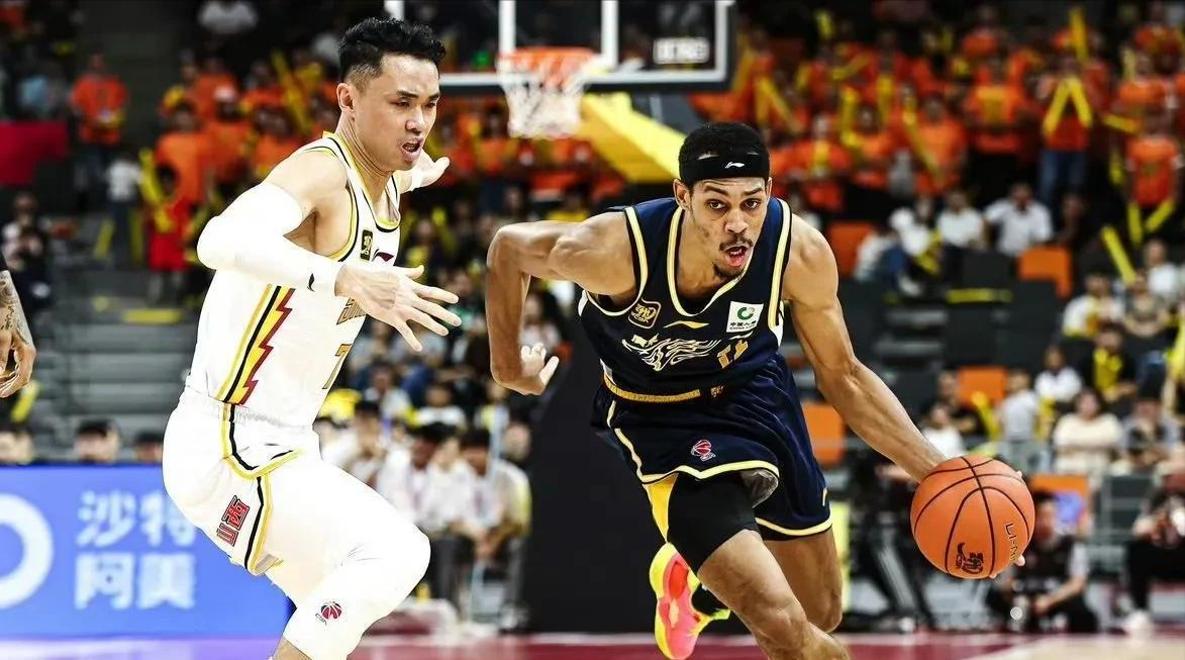 广东宏远略胜山西汾酒，取得四连胜